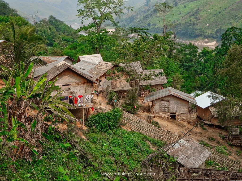 Dorf am Mekong